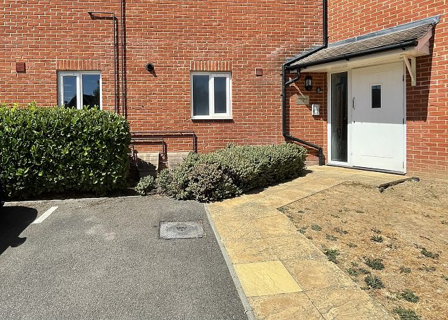 Flat 1 Fulmar House, Horley
